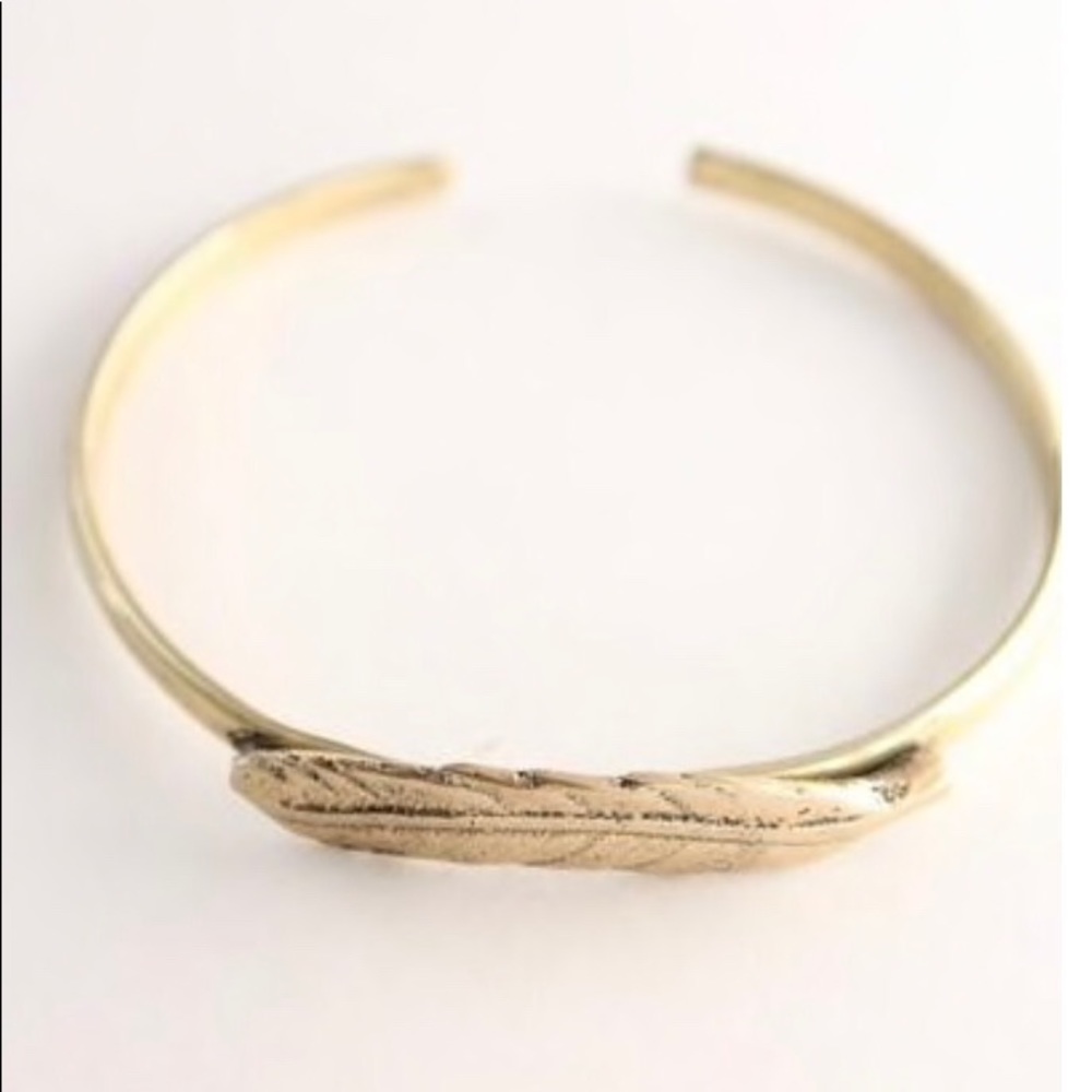 NEW Gold Feather Cuff Bracelet - Picture 2 of 2